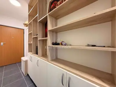Stan 63 m², Makarska centar - pogled na more i lođa - 11