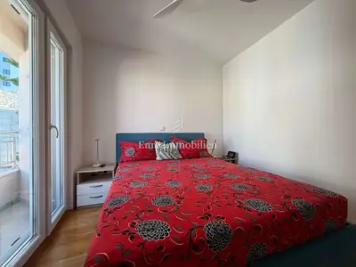 Stan 63 m², Makarska centar - pogled na more i lođa - 13