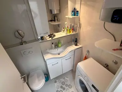 Stan 63 m², Makarska centar - pogled na more i lođa - 14