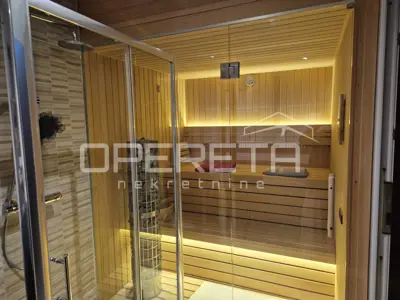 Exclusive family house with sauna, jacuzzi and landscaped garden - 20