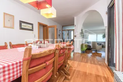 Exclusive family house with sauna, jacuzzi and landscaped garden - 7