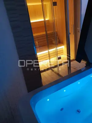 Exclusive family house with sauna, jacuzzi and landscaped garden - 22