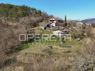 House 2400 m², Buzet - peaceful surroundings and three apartments