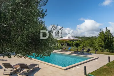 Villa 273 m², Labin - Blick auf Učka und beheizter Pool - 17