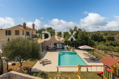 Villa 273 m², Labin - Blick auf Učka und beheizter Pool - 4