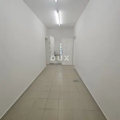 Poslovni prostor 443 m², Marinići - frekventna lokacija - 16