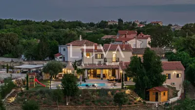 Vila 273 m², Kunj - bazen i velika okućnica - 3