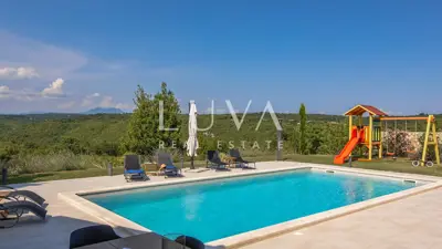 Vila 273 m², Kunj - bazen i velika okućnica - 8