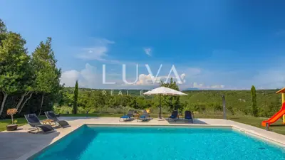 Vila 273 m², Kunj - bazen i velika okućnica - 9