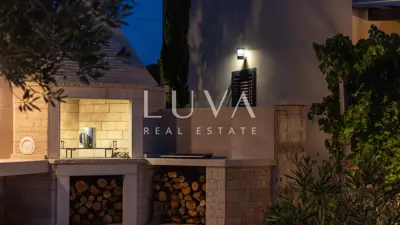 Vila 273 m², Kunj - bazen i velika okućnica - 22