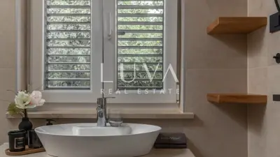 Vila 273 m², Kunj - bazen i velika okućnica - 14