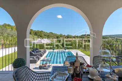 Aussergewoehnliche freistehende Villa mit Panoramablick auf das Meer und Weinberge - 16