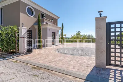 Aussergewoehnliche freistehende Villa mit Panoramablick auf das Meer und Weinberge - 5