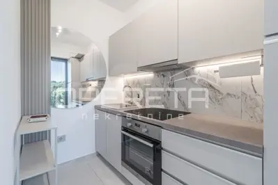 Aussergewoehnliche freistehende Villa mit Panoramablick auf das Meer und Weinberge - 13