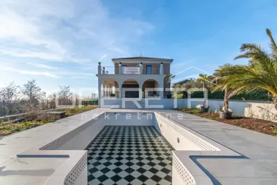 Aussergewoehnliche freistehende Villa mit Panoramablick auf das Meer und Weinberge - 12