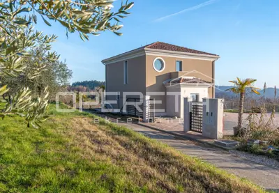 Aussergewoehnliche freistehende Villa mit Panoramablick auf das Meer und Weinberge - 3