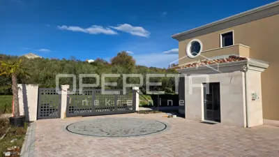 Aussergewoehnliche freistehende Villa mit Panoramablick auf das Meer und Weinberge - 4