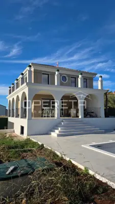 Aussergewoehnliche freistehende Villa mit Panoramablick auf das Meer und Weinberge - 13