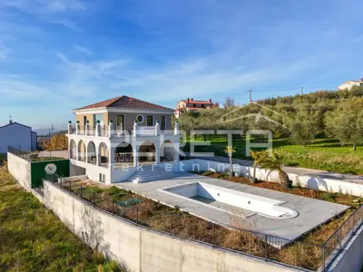 Aussergewoehnliche freistehende Villa mit Panoramablick auf das Meer und Weinberge - 20