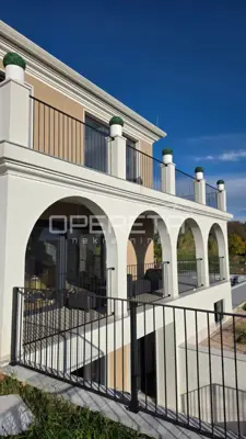 Aussergewoehnliche freistehende Villa mit Panoramablick auf das Meer und Weinberge - 7