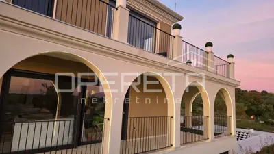 Aussergewoehnliche freistehende Villa mit Panoramablick auf das Meer und Weinberge - 8