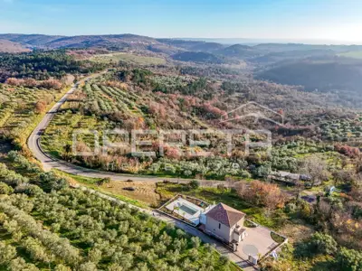 Aussergewoehnliche freistehende Villa mit Panoramablick auf das Meer und Weinberge - 19