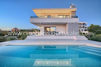 Villa 227 m², Primošten - Panoramablick auf das Meer - 12