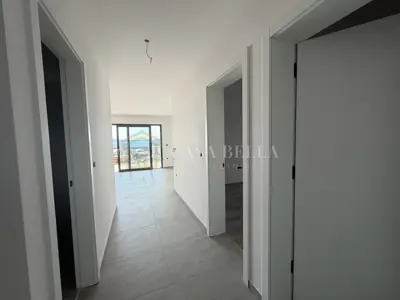 Stan 90 m², Klenovica - 3 sobe, terasa i okućnica - 2