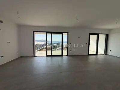 Apartment 90 m², Klenovica - 3 rooms, terrace and yard