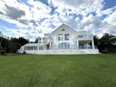 Villa 700 m², Ičići - Panoramablick auf das Meer