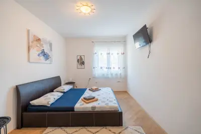Kastav, trosoban stan s pogledom na more za dugoročni najam - 9
