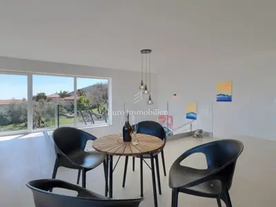 Luksuzna vila s bazenom - okolica Labina - 12