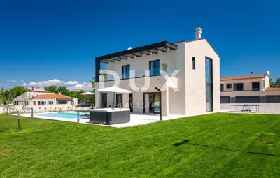 Haus 198 m², Labin - Pool und Tennisplatz