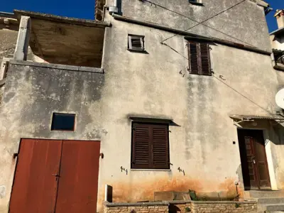 Kuća 285 m², Sveti Lovreč - u centru sela, pogled na more - 2