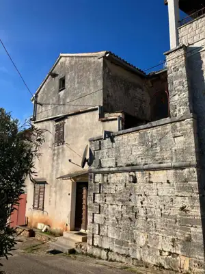 Haus 285 m², Sveti Lovreč - im Zentrum des Dorfes, Meerblick
