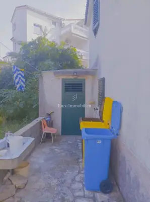 Kuća u Novalji, centar i odvojeni apartman - 19