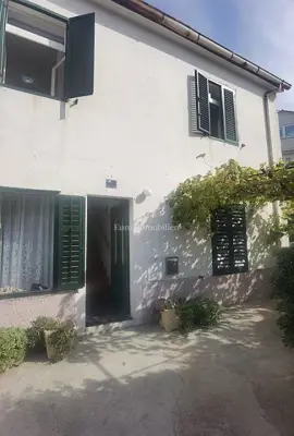 Kuća u Novalji, centar i odvojeni apartman - 4