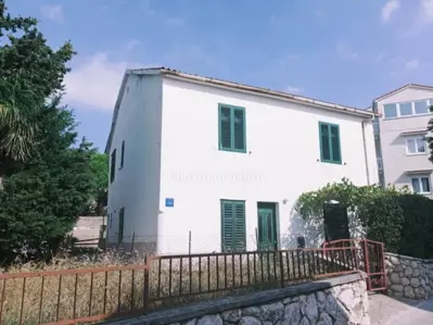 Kuća u Novalji, centar i odvojeni apartman