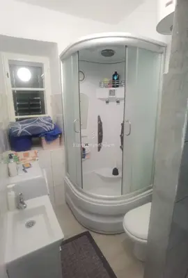 Kuća u Novalji, centar i odvojeni apartman - 7