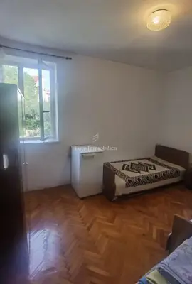 Kuća u Novalji, centar i odvojeni apartman - 6