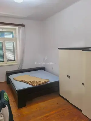 Kuća u Novalji, centar i odvojeni apartman - 9