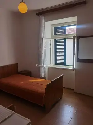 Kuća u Novalji, centar i odvojeni apartman - 13