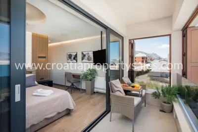 Vila 350 m², Pag - drugi red do mora i panoramski pogled - 4