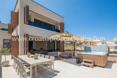 Vila 350 m², Pag - drugi red do mora i panoramski pogled - 8