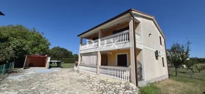Istra, Loborika, obiteljska kuća, 280 m², pomoćni objekt