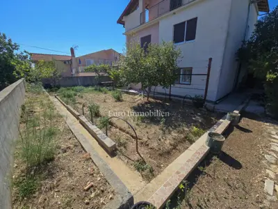 Biograd na Moru, okolica - kuća sa 3 stambene jedinice - 5