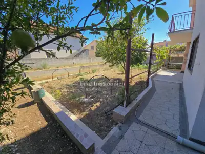Biograd na Moru, okolica - kuća sa 3 stambene jedinice - 6