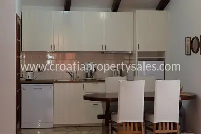 Villa 700 m², Seget Vranjic - 3rd row from the sea - 7