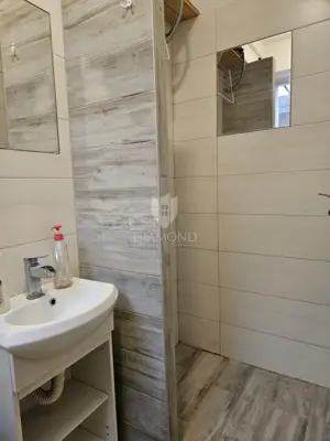 Etaža kuće u Puli, Centar - 6 studio apartmana i stan - 6