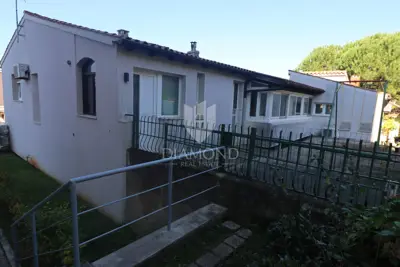 Etaža kuće u Puli, Centar - 6 studio apartmana i stan